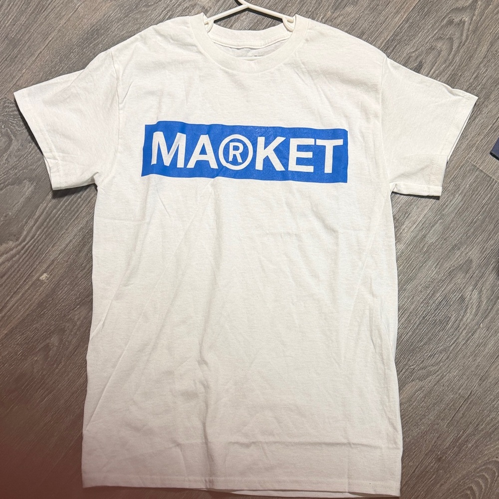 MARKET Men's Tee in White with Blue Logo size S